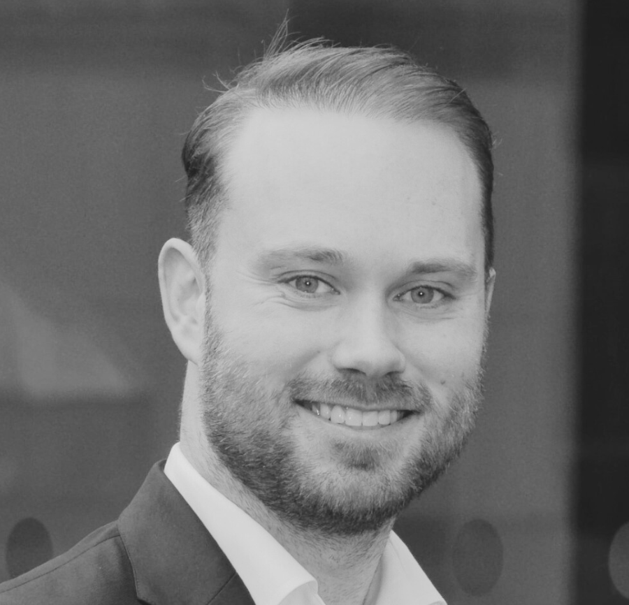 James Elliott — Financial Advisor in London