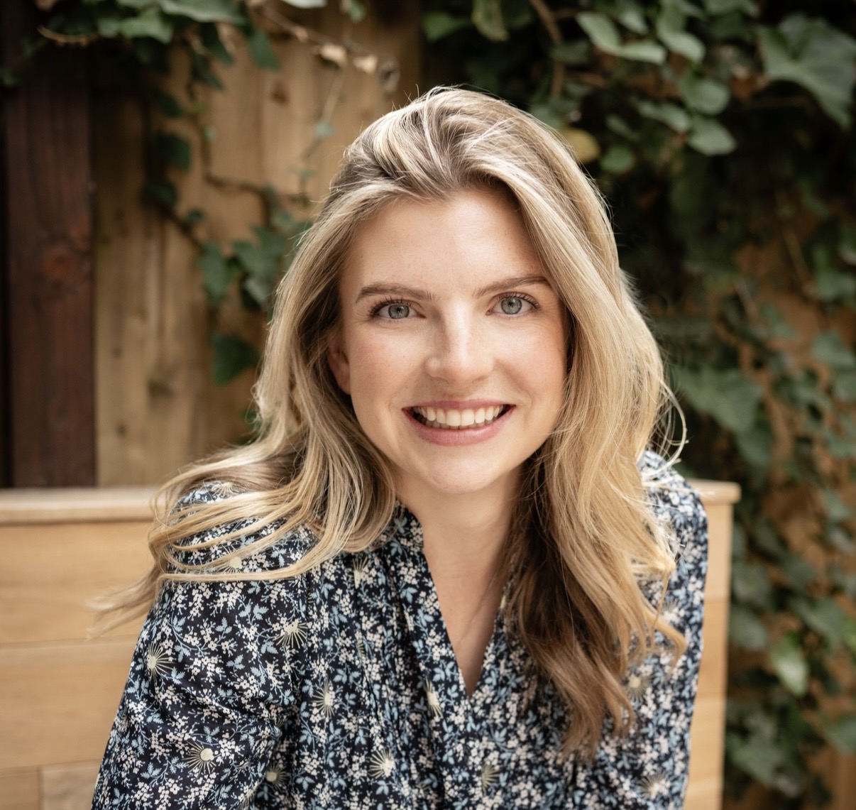 Rebecca Stow — Network Financial Advisor in Surrey